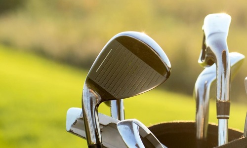 golf clubs in a bag